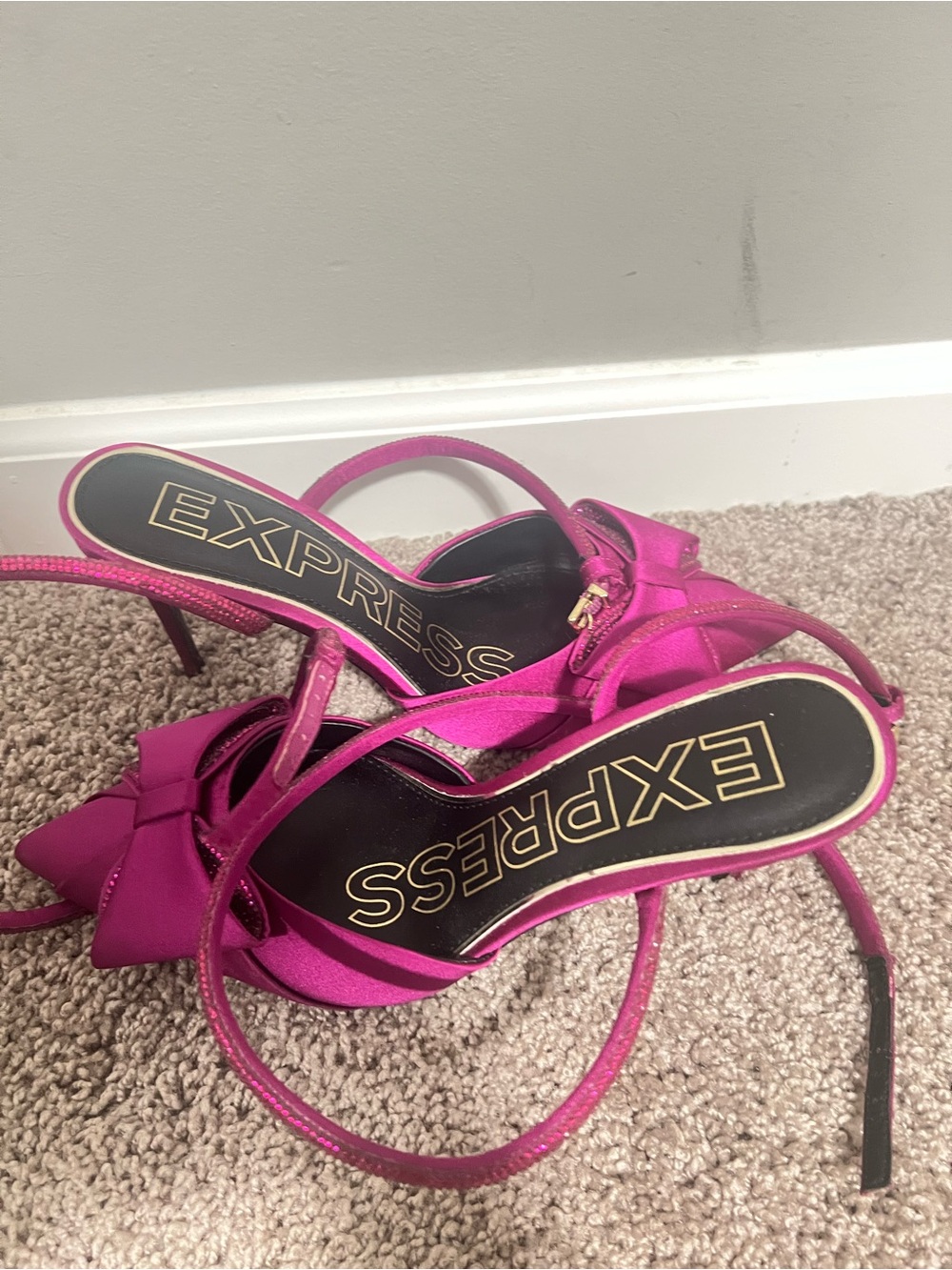 Express Fuchsia Strappy Pointed-Toe Heels with Bow